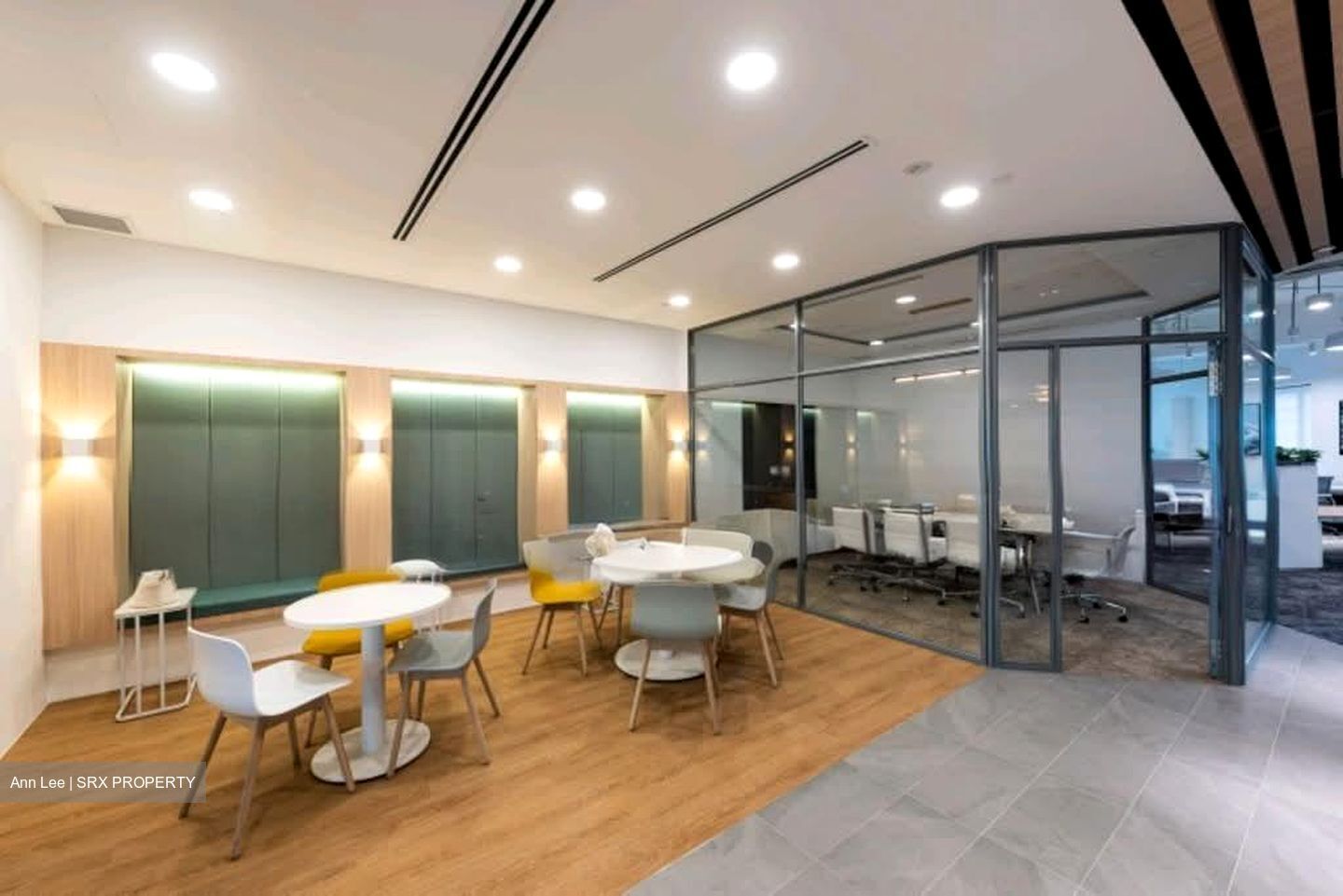 PLUS (D1), Office #559884791